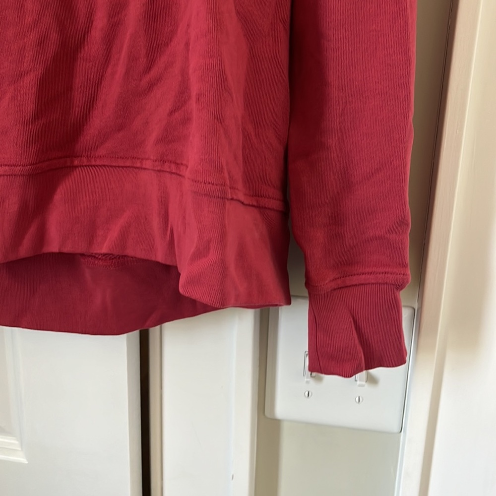 Levis Crewneck Sweatshirt - Picture 3 of 7
